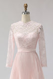 Mousseline de soie rose poudré Une ligne plissée Midi Robe de mère de la mariée avec dentelle