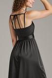 Robe longue formelle à bretelles spaghetti en satin noir avec fente