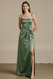 Robe longue cravate noire en satin vert clair avec fente