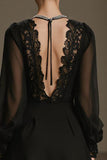 Robe de cocktail courte à manches longues en mousseline de soie noire à col en V profond