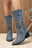 Bottes de cow-girl brodées à talon épais à bout pointu bleu foncé