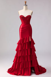 Petite robe de bal longue à volants et corset sirène rouge à perles et à volants