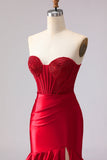 Petite robe de bal longue à volants et corset sirène rouge à perles et à volants