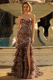 Robe de bal longue sirène à volants noirs blancs à pois et fente