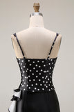 Robe de bal longue en satin à pois blancs noirs à pois blancs en satin avec fente à volants