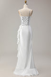 Robe de bal longue en satin à volants à pois noirs blancs et fendue