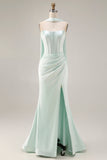 Robe de soirée longue sirène vert clair bustier sans bretelles avec fente latérale et écharpe