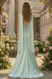 Robe de soirée longue sirène vert clair satin bustier sans bretelles avec fentes latérales et foulard