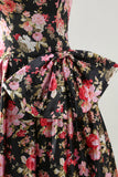Robe de bal longue sans bretelles A Line à motif de fleurs roses blanches avec un nœud