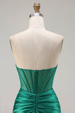 Robe de soirée longue vert foncé sans bretelles coupe sirène et fente