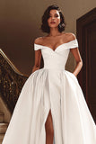 Robe de mariée blanche à épaules dénudées en satin avec fente
