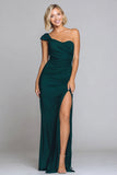Robe longue formelle froncée vert foncé à une épaule avec fente