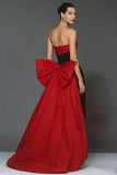 Robe formelle sirène noire et rouge sans bretelles avec noeud