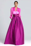 Robe longue formelle à manches trapèze en satin fuchsia et magenta à col en V