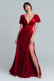 Robe longue formelle en velours rouge à col en V