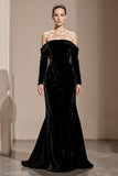 Robe longue formelle sirène en velours noir à épaules dénudées