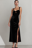 Robe longue formelle en trou de serrure en velours noir avec fente