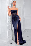 Robe de bal longue sans bretelles en satin fourreau bleu marine avec fente