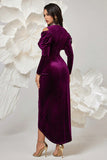 Robe de bal froncée fourreau en velours violet foncé