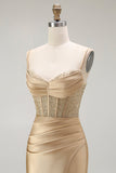 Sirène dorée Spaghetti bretelles Corset Robe de soirée longue plissée avec fente