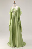 Robe de soirée longue vert sauge en satin à corset et manches cape avec décolleté goutte d’eau