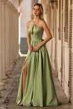 Robe de soirée longue satin vert sauge corset ligne A avec manches bouffantes