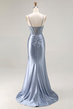 Robe de soirée longue sirène bleu gris à corset perlé et jupe plissée avec fente
