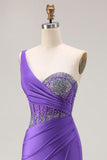 Robe de soirée longue sirène violet foncé à une épaule avec corset orné de perles