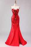 Robe de soirée de promo sirène rouge perlé sans bretelles avec fente latérale et miroir