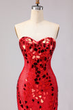 Robe de soirée de promo sirène rouge perlé sans bretelles avec fente latérale et miroir