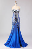 Robe de soirée de promo sirène longue bleu saphir sans bretelles perlée à fentes latérales avec miroir