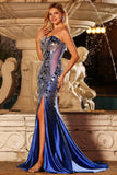 Robe de bal de bal bleu royal sans bretelles perlée avec fente latérale et miroir
