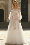 Robe de bal longue blanche en tulle brodée à traînée décollée sur les épaules
