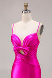 Robe de bal longue à la découpe satin satin plissée, nœud, avec fente