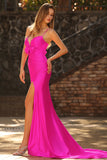 Robe de bal longue de bal découpée en satin plissé avec un nœud et une fente
