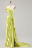 Robe de bal verte à une épaule froncée longue avec fente