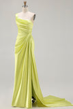 Robe de bal verte à une épaule froncée longue avec fente