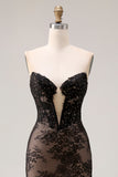 Robe de bal longue de bal en dentelle noire perlée de sirène sirène à perles et fendue