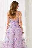 Robe de bal longue à bretelles spaghetti floral lilas avec broderie