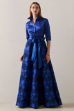 Robe pour mère de la mariée bleu roi trapèze manches longues brodée de fleurs avec foulard assorti