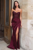 Robe longue de bal à paillettes bordeaux Sirène Sweetheart Corset froncée avec fente