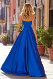 Robe de bal longue en satin plissé A-line bleu royal avec fente