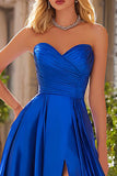 Robe de bal longue en satin plissé A-line bleu royal avec fente