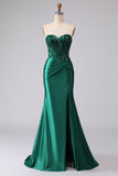 Corset sans bretelles en sirène vert foncé, paillettes froncées, laçet dans le dos, robe de bal avec fente