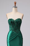 Corset sans bretelles en sirène vert foncé, paillettes froncées, laçet dans le dos, robe de bal avec fente