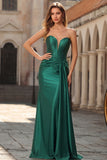 Corset de bal sirène sans bustier vert foncé longue robe de bal avec une écharpe