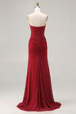 Robe longue de bal en satin perlée de sirène rouge sans bustier