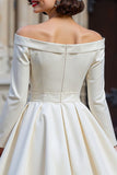 Robe de mariée blanche A Line à épaules décalées manches longues