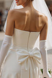 Robe courte de mariée Sweetheart Ivory Bodycon (sans gants)