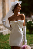 Robe de mariée courte blanche bodycony sans bretelles avec nœud (sans gants)